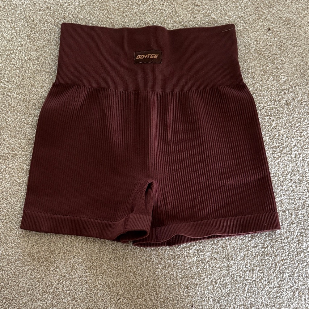 Bo+Tee Women's High-Waist Ribbed Shorts - Deep Brown